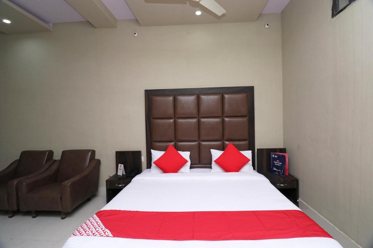 Oyo 19026 Hotel As Karnāl エクステリア 写真